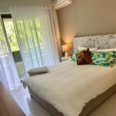 New Beachfront 3-Bedrooms Apartment In Tamarin Exterior photo