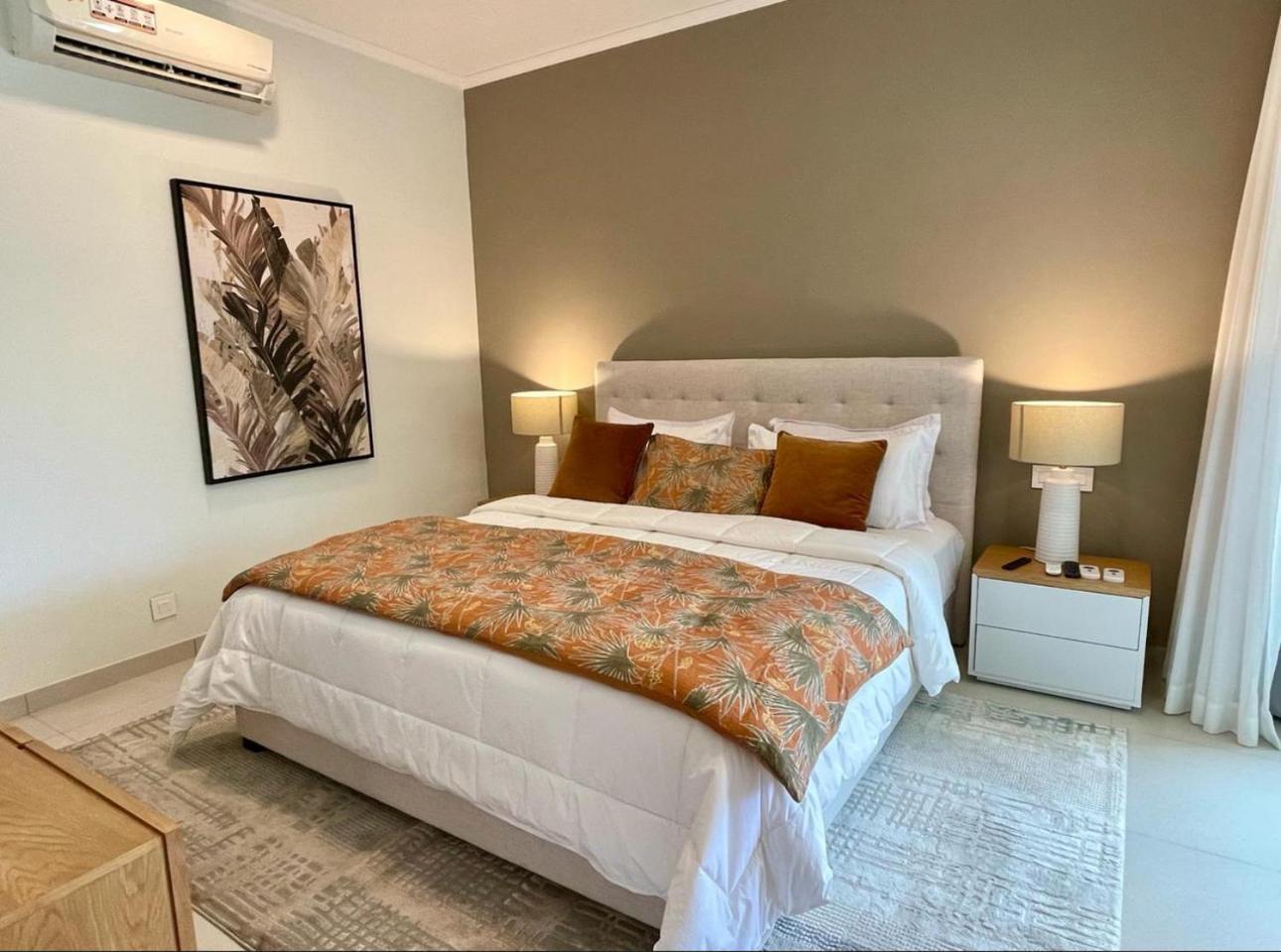 New Beachfront 3-bedrooms In