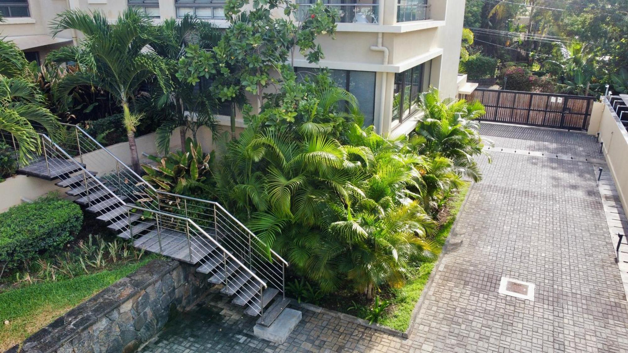 New Beachfront 3-bedrooms In Appartement Tamarin