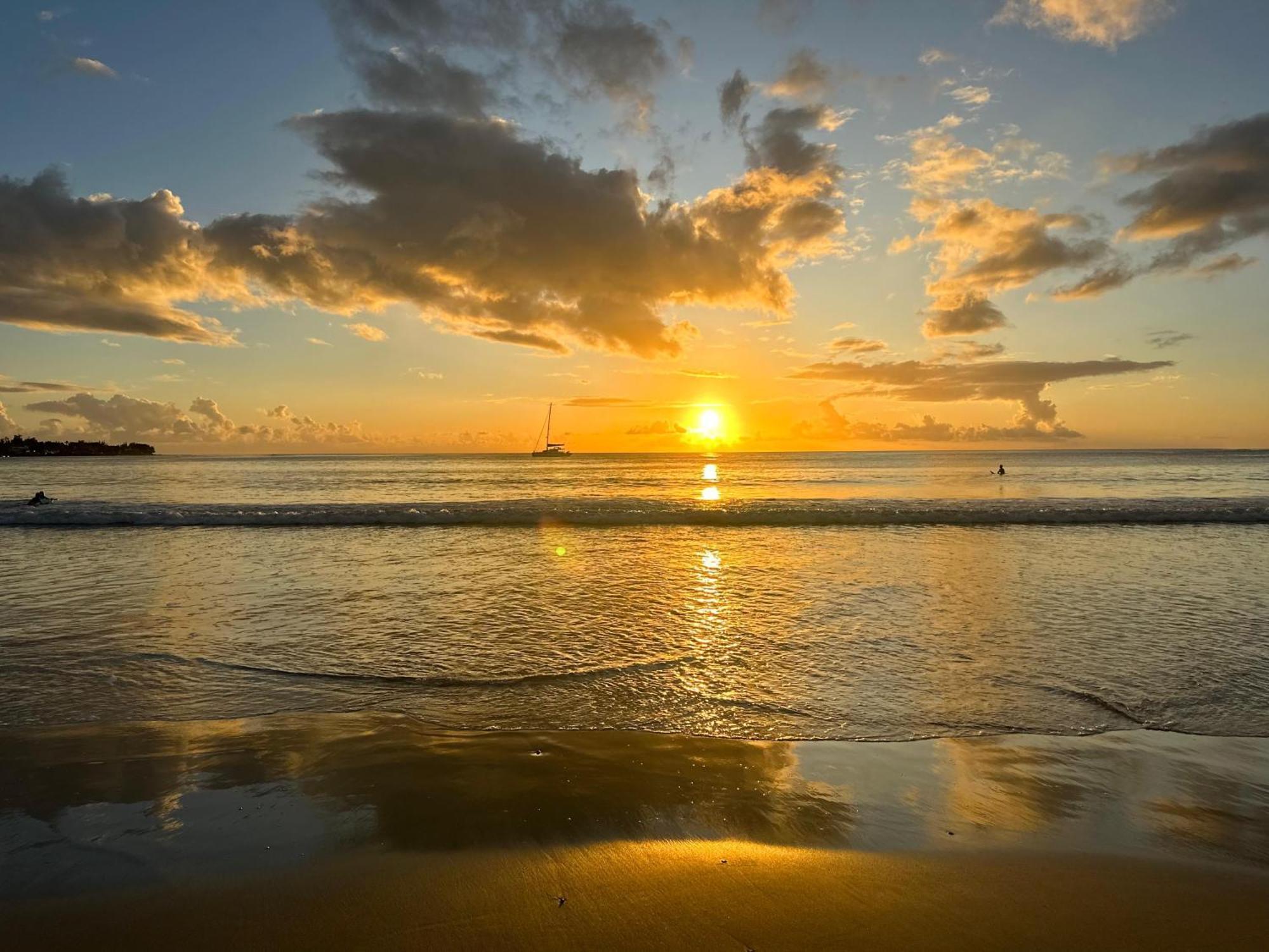 New Beachfront 3-bedrooms In